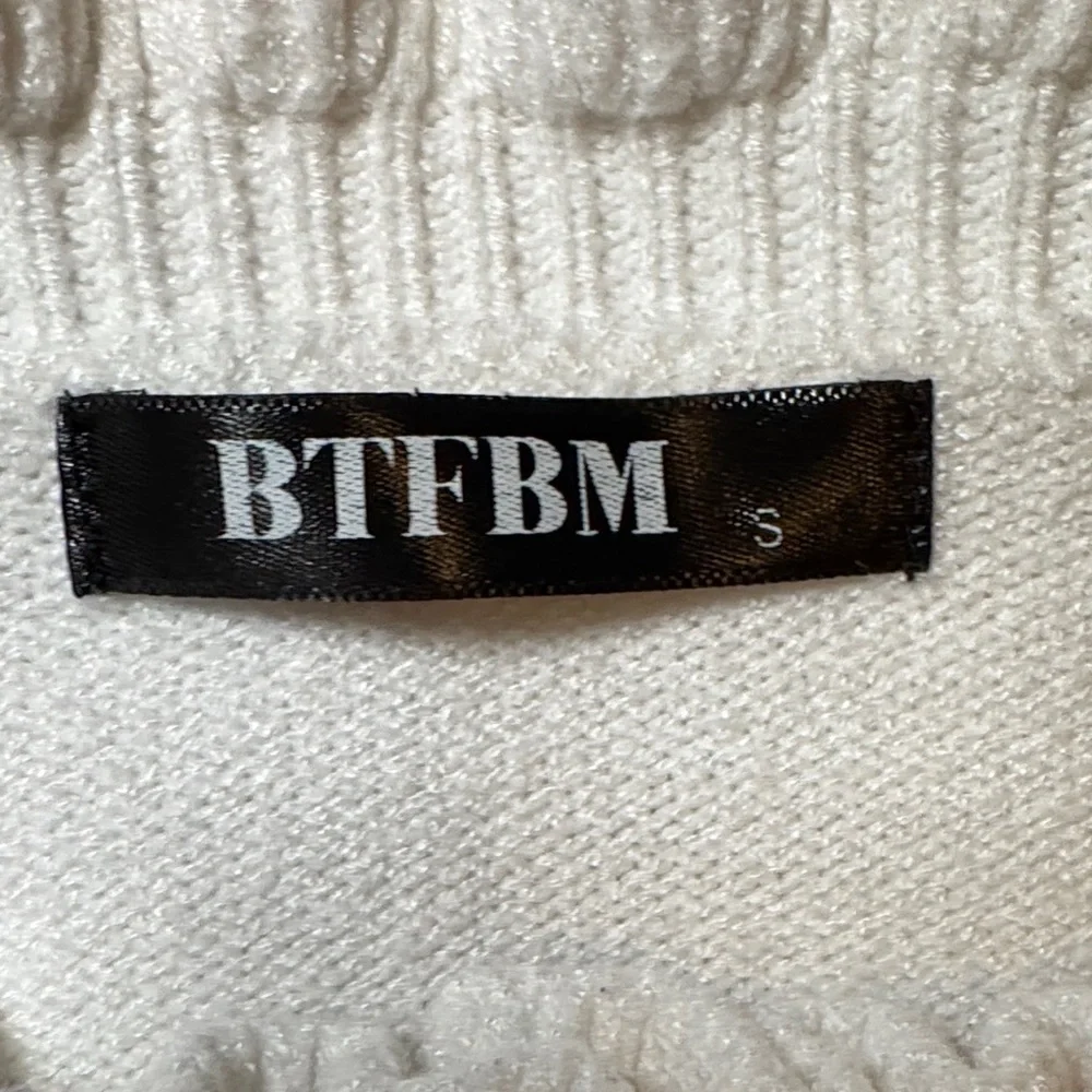 BTFBM Women's White Ruffled Sweater with Brown Buttons Size Small - Picture 9 of 12